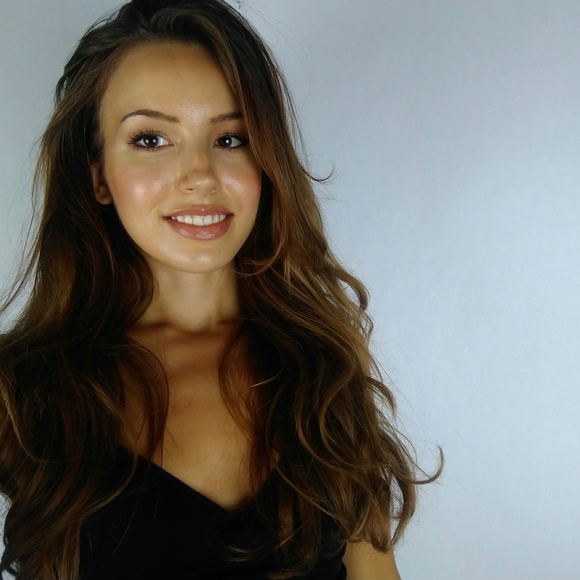 Meet your Posher, Karli - Picture 1 of 1